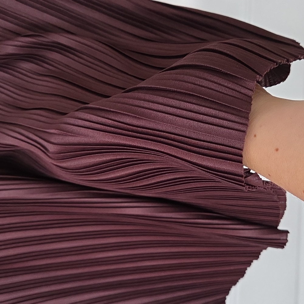 NWT DEX Plissé Plum V-Neck Dress, Size M - Picture 9 of 9